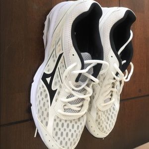 Mizuno shoes 9.5 Men’s